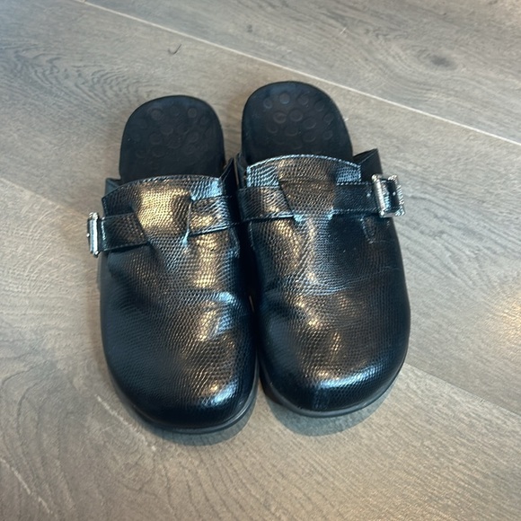 Vionic Mallory Clog Black Embossed Slip-on Mule Women’s Size 6 - Picture 8 of 17